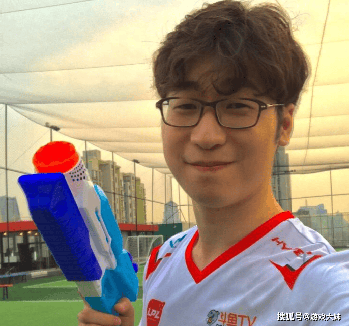 LPL终于涨工资了，王多多曝(pù)光(guāng)如(rú)今解说工资，管澤(zé)元收(shōu)入(rù)最高(gāo)