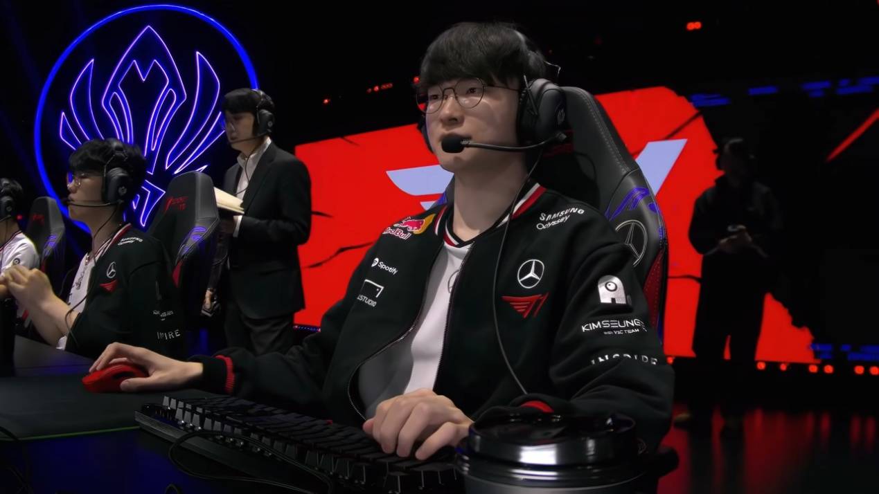 Faker绝境爆发，T1开启愤怒形态！CFO逆转打团灭，比赛拖入决胜局